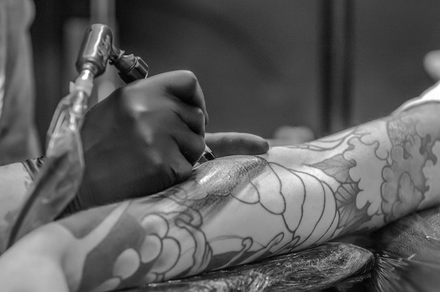 Le guide ultime pour choisir la meilleure creme apres un tatouage